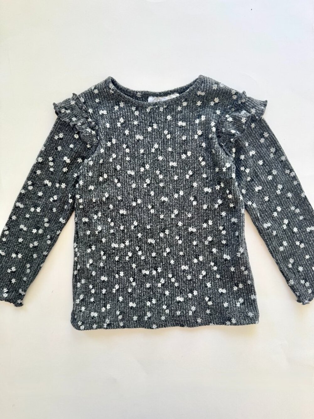 Zara Girls 4-5Y Gray Snowflake Ruffle Top Floral Knit